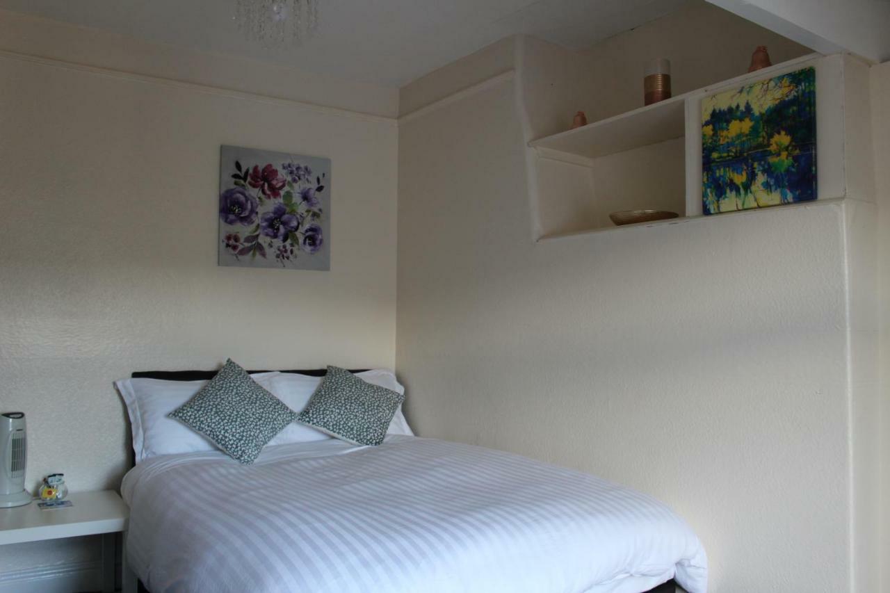 John St Town House - Self Catering - Guesthouse Style - Great Value Family And Double Rooms Workington Buitenkant foto