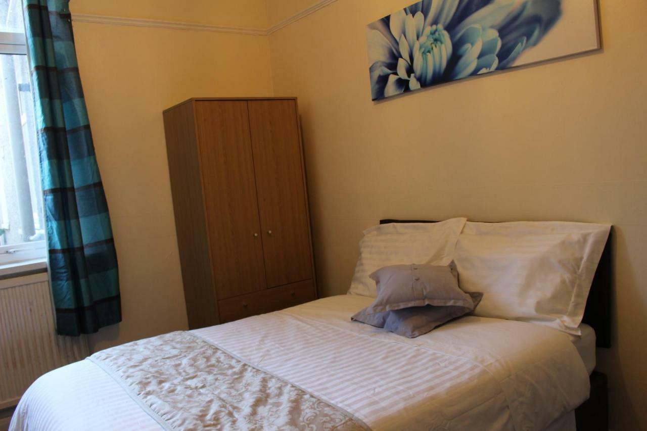 John St Town House - Self Catering - Guesthouse Style - Great Value Family And Double Rooms Workington Buitenkant foto