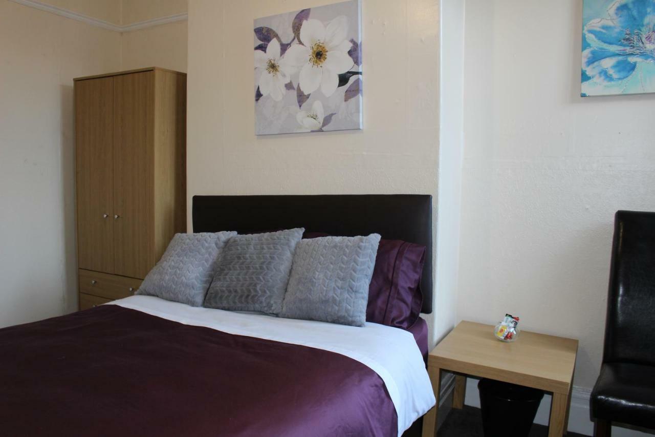 John St Town House - Self Catering - Guesthouse Style - Great Value Family And Double Rooms Workington Buitenkant foto